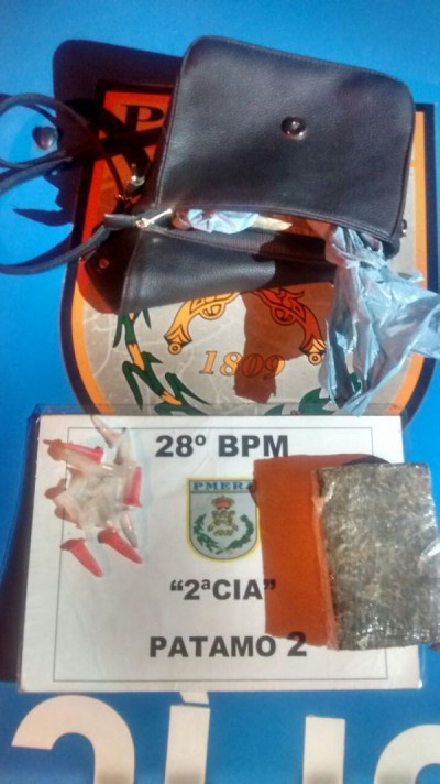 Drogas foram apreendidas no Boa Sorte, em Barra Mansa (foto: Cedida pela PM)