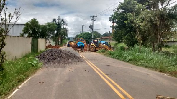 Obras começaram nesta sexta; motoristas devem usar como alternativa a passagem pela Av. Nilton Pena Botelho (Foto: Cedida pela PMP)