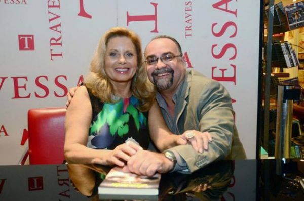 Com a bela: Artur tem no cast de autores a atriz Vera Fischer 