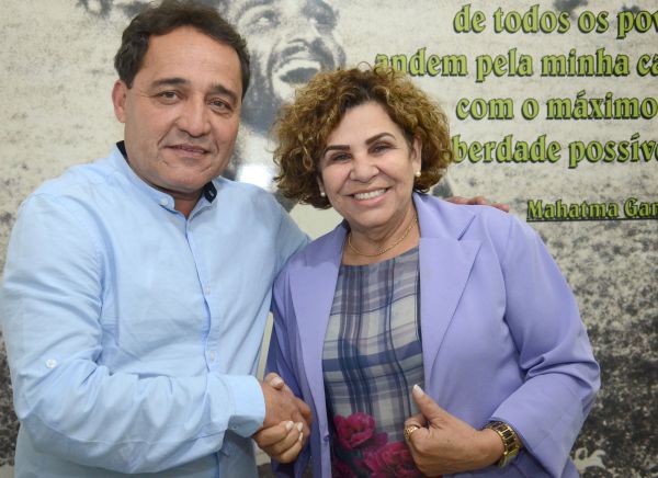 Deley e América Tereza fecham acordo em encontro no gabinete do deputado na Amaral Peixoto, em Volta Redonda 