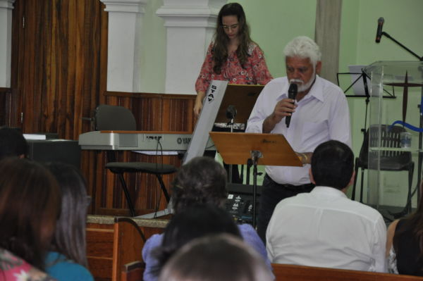 Zoinho fala a fiéis da Igreja Batista (foto: Divulgação)