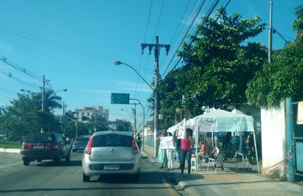 Mulheres continuam mobilizadas na porta do batalhão de Volta Redonda (Rafael Paiva)