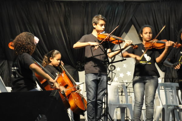 ‘A Música Venceu’: Projeto tem como principal objetivo ensinar os conceitos da música a crianças e jovens carentes (Foto: Divulgação)