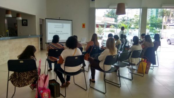 Grupo de mulheres do 'Minha Casa, Minha Vida' participam de curso promovido pela Smac (foto; Adriana Marins)
