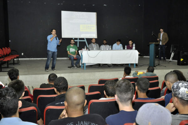O principal tema do fórum que reuniu adolescentes de sete Cras foi ‘Empreendedorismo Jovem’ (foto: Geraldo Gonçalves - PMVR)