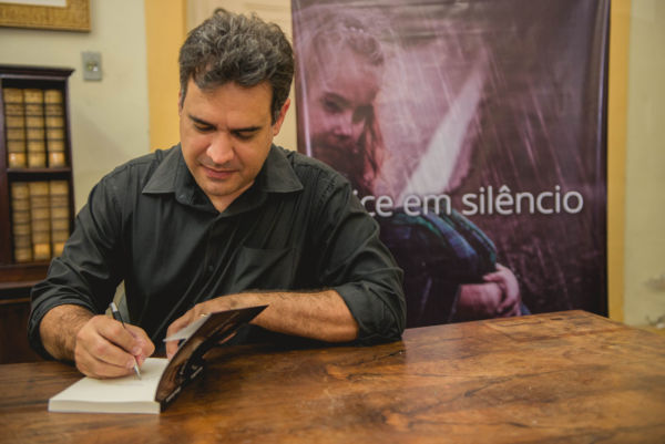Da região: O autor Jefferson Sarmento estará na Feira autografando o seu livro ‘Alice em Silêncio’ (Fotos: Divulgação)