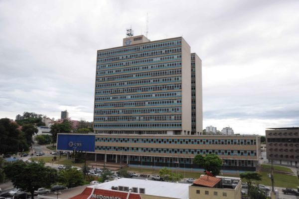 Sem gastar: Prefeitura trocará dívida da CSN pelo Escritório Central