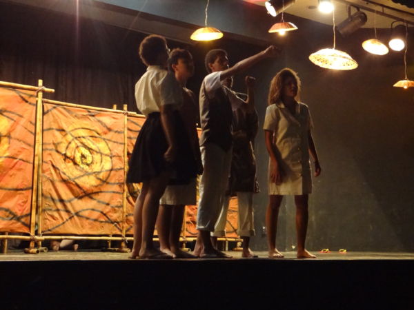 ‘Caravana Sertão’: Peça conta com a atuação de 13 atores que iniciaram em março as aulas no curso oferecido gratuitamente pela prefeitura (Foto: Divulgação)