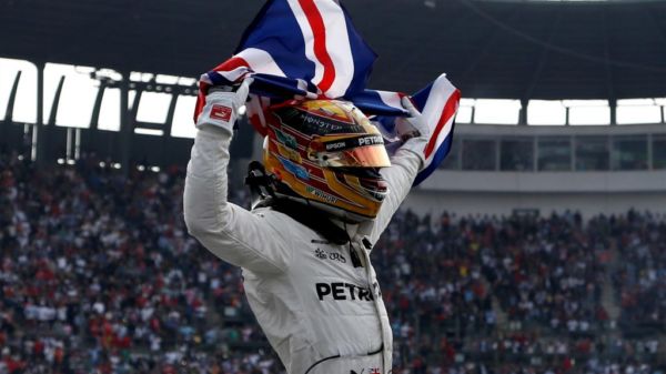 Tetracampeão: Lewis Hamilton chegou em nono e garantiu o quarto título de forma antecipada