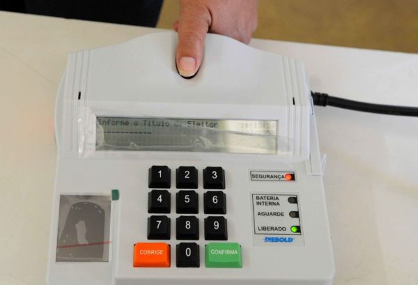 Estimativa: Até o momento, 6,5% da população carioca fez o cadastramento biométrico para vota