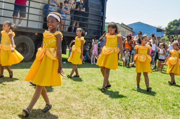 Ensaios: Aproximadamente 500 bailarinos participarão dos espetáculos (Foto: Divulgação)