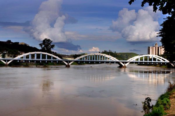 Ponte dos Arcos: Foto vencedora será usada no cartão-postal de Barra Mansa (Foto: Paulo Dimas)