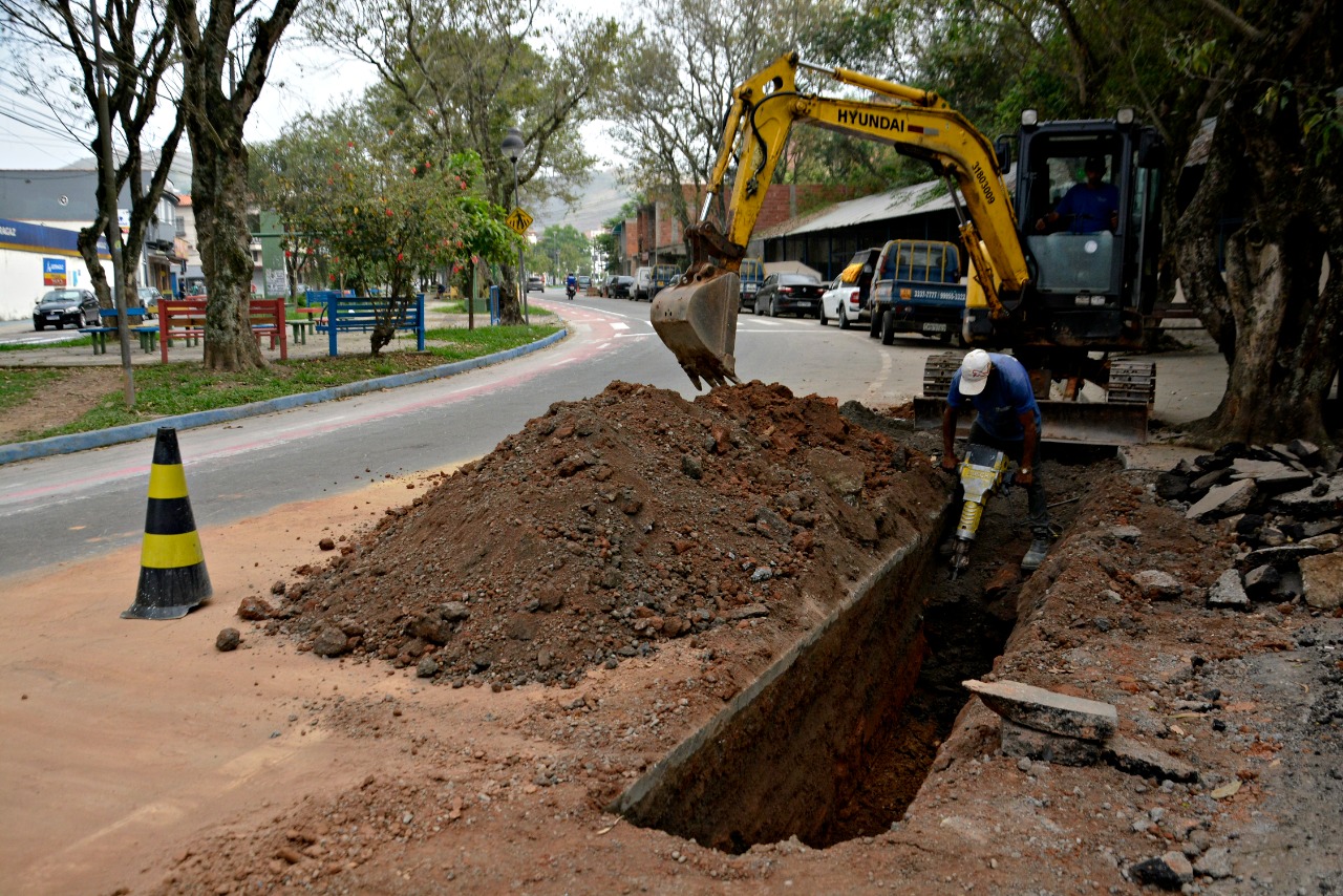 Saae de Volta Redonda realiza obras de melhorias em redes de água e