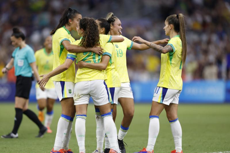 Sele O Brasileira Feminina Sobe No Ranking Da Fifa Ap S Medalha De