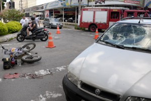 Acidente entre carro e moto deixa uma pessoa ferida Foto: Felipe Vieira