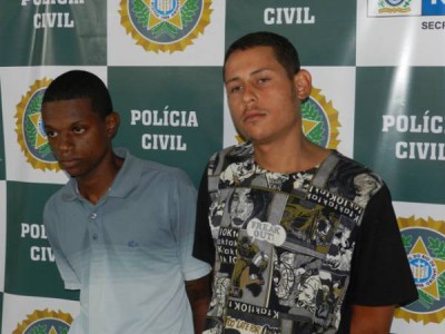 Natan e Hugo durante apresentação na Delegacia de Volta Redonda (Foto: José Roberto Mendonça)