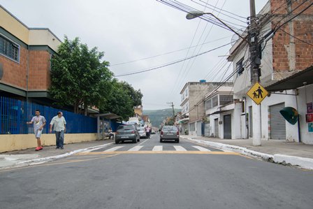 Obras prontas: Ruas e avenidas do Vista Alegre foram asfaltadas e receberam nova e sinalização  (Foto: Sérgio Fortuna/PMBM) 