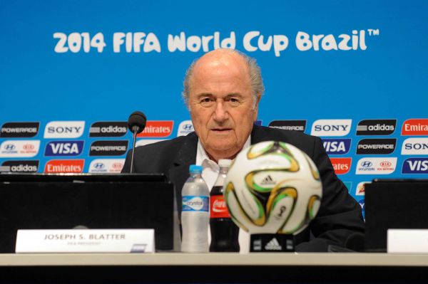 Caiu: Blatter estava cercado por todos os lados após prisões de principais aliados (Foto:Divulgação)