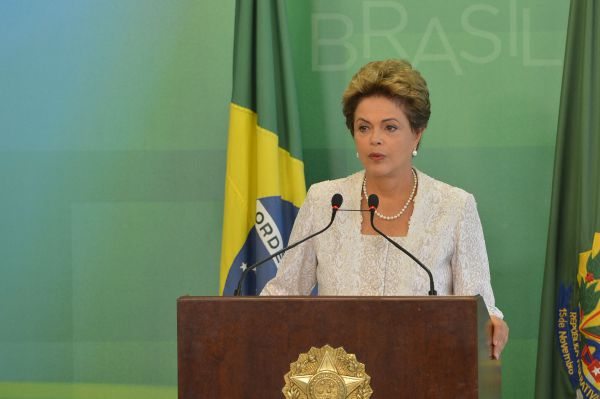 Cortes: Dilma anuncia cortes de cargos nas mais diversas esferas do governo (Foto: Abr)