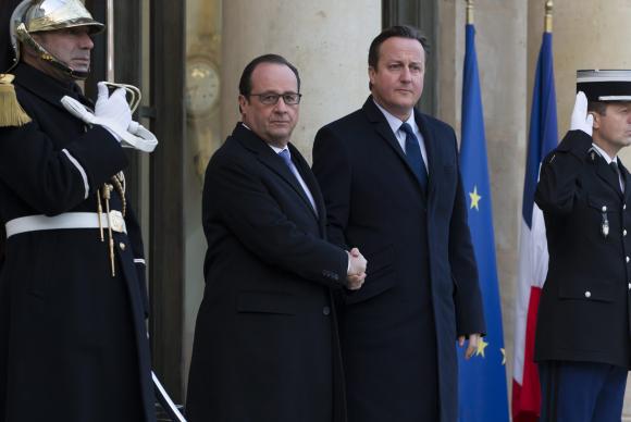 O presidente francês, François Hollande, e o primeiro-ministro britânico, David Cameron (Agência Lusa)