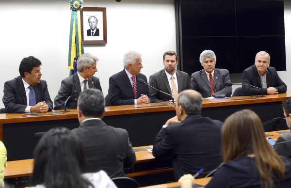 Líderes de seis partidos na Câmara anunciam que vão obstruir todas as votações da Casa enquanto Cunha estiver na presidência (Foto: Agência Brasil)