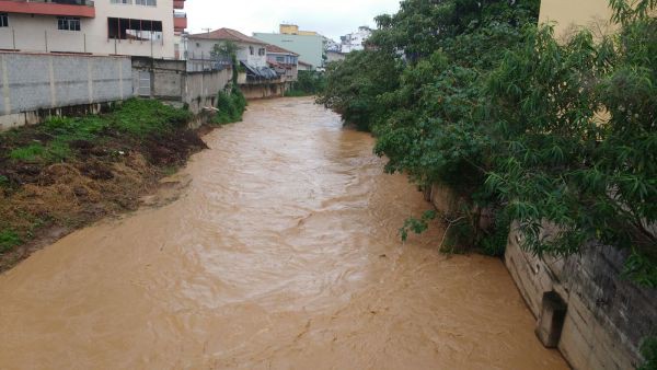 De olho: Nível do Rio Sesmaria, em Resende, está sendo monitorado diariamente por agentes da prefeitura 