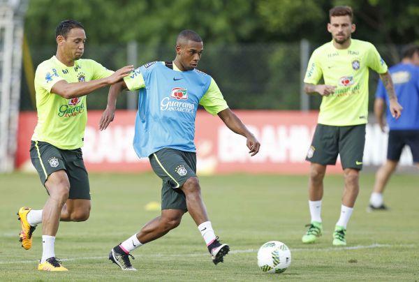 Oportunidade: Ricardo Oliveira terá chance de iniciar uma partida como titular (Rafael Ribeiro)