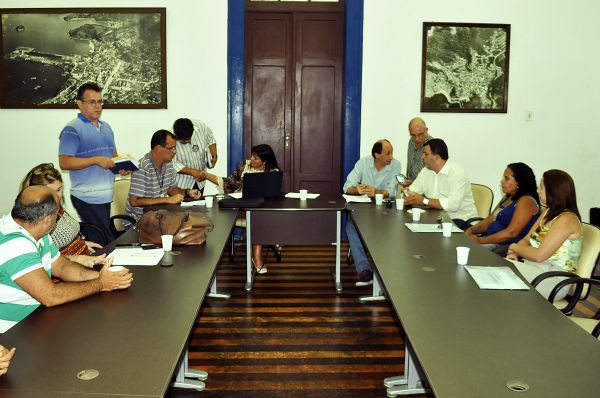 Assinado: Reunião sela acordo entre Sindicato do Funcionalismo e Prefeitura de Angra dos Reis 