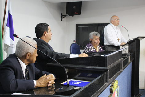 Presença: O bispo Dom Francisco Biasin durante sessão na Câmara de Barra Mansa (Foto: CMBM)