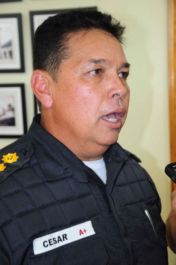Comandante do 28º Batalhão da Polícia Militar, coronel César Augusto de Souza, disse que PM de UPP do Rio inventou história (Foto: Paulo Dimas)