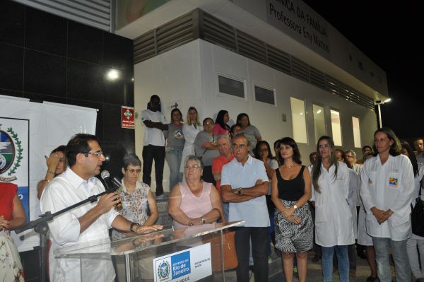 Cerimônia: Rechuan discursa durante inauguração de clínica