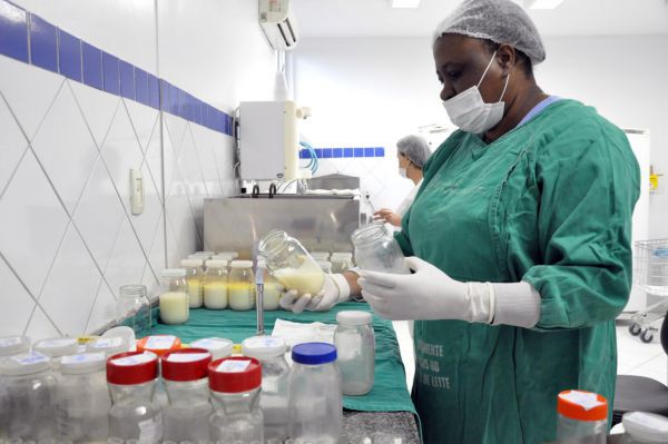 Mães solidárias: Banco de Leite Humano do Hospital São João Batista registrou aumento de 42% no número de doadoras somente neste ano (Foto: Divulgação PMVR)