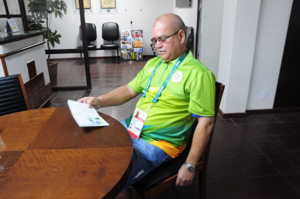 Waldemiro, já com uniforme das Olimpíadas, está confiante com a realização dos Jogos Olímpicos do Rio (foto: Franciele Bueno) 