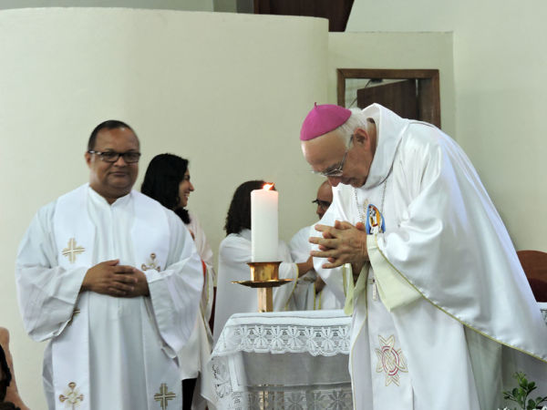 Bispo: Dom Francisco Biasin (à direita) agradeceu as manifestações de carinho em seu aniversário (Foto: Divulgação)