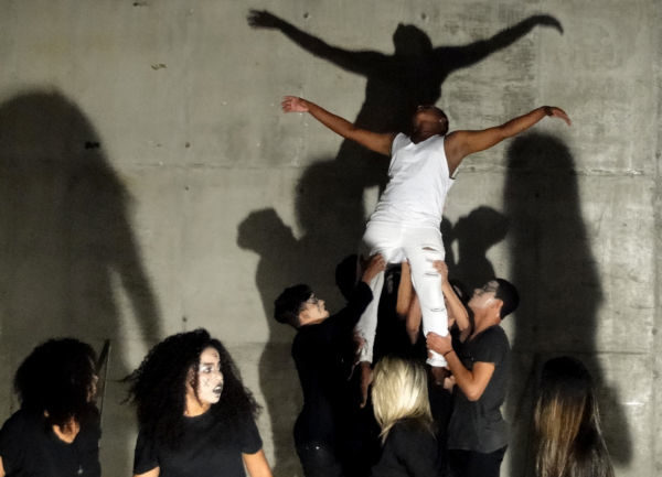 TV.V: Proposta do grupo é mostrar as prisões em que vivemos de várias outras maneiras (Foto: Divulgação)