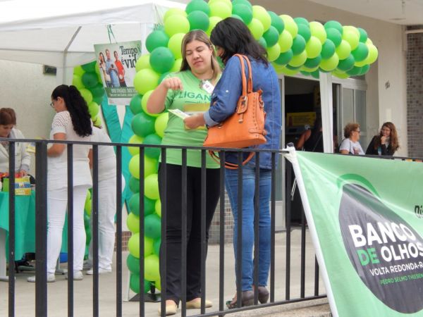 Conscientização: OPO Barra Mansa e Banco de Olhos de Volta Redonda montaram tenda na Santa Casa para conscientizar famílias (Foto: Divulgação/Ana Lydia Plácido)