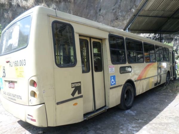 Sem condições de trafegar: Durante atendimento da GM, descobriu-se que o último licenciamento do veículo havia sido feito em 2014 (Foto: Divulgação GMVR)