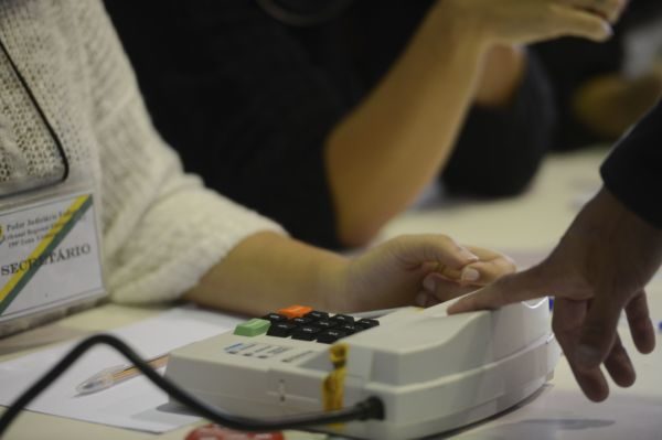 Biometria: Ação tem como objetivo dar seguimento à identificação do eleitorado brasileiro por meio da impressão digital (Foto: Fotos Públicas)