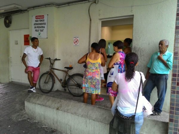 Espera: População sofre com espera na Santa Casa, já que o hospital sofre com a superlotação (Foto: Arlindo Novais)