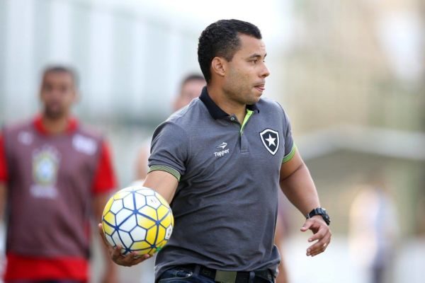 Prestigiado: Jair Ventura é tratado como um dos principais responsáveis pela boa fase do Alvinegro (Foto: Satiro Sodré/SSPress/Botafogo)