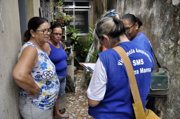 Agentes estão realizando trabalhos preventivos nas Unidades de Saúde da Família (foto: Paulo Dimas) 