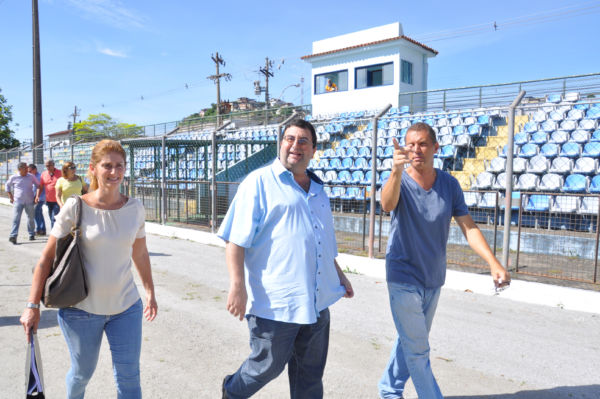 Célia Jordão ao lado de Munir Francisco visita no Estádio Municipal onde conversou com os servidores  (foto: Divulgação) 