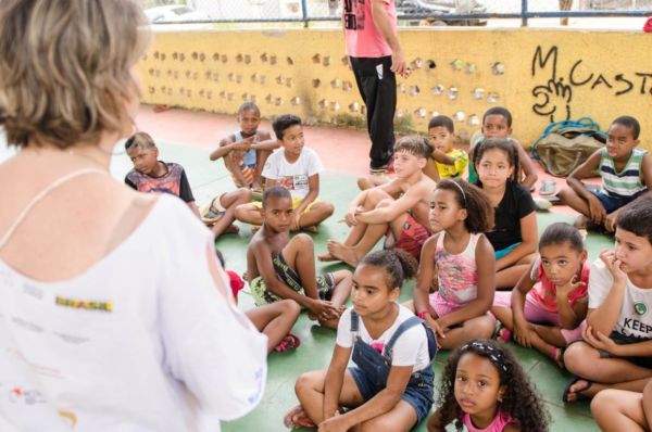 Recreação: Secretária Dayse Penna esteve no local, que contou com a participação de mais de 30 crianças (Foto: Yuri Melo/Ascom VR)