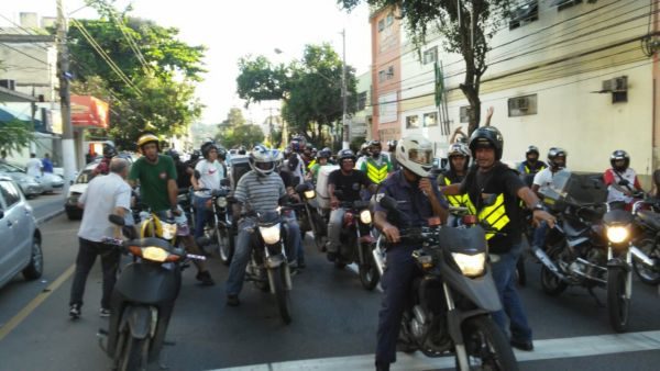 Falta de segurança: Motoboys realizaram no último dia 27 de janeiro uma manifestação com cerca de 150 profissionais (Foto: Enviada pelo WhatsApp)