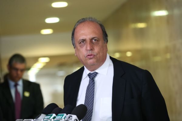 Expectativa: Pezão deve recorrer ao TSE de sentença que cassou seu mandato e o de Dornelles (Antonio Cruz/Agência Brasil)