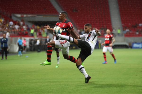 Flamengo e Vasco também teve jogadas ríspidas ou bem disputadas