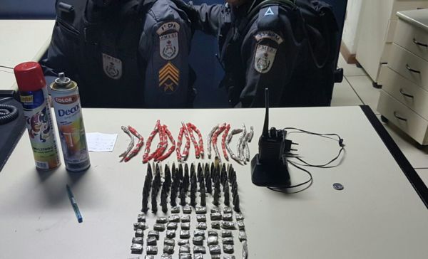Drogas foram apreendidas nas incursões policiais no Sapinhatuba III (Foto: Cedida pela Polícia Militar)