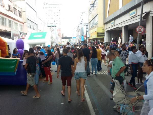Lotou: Público e comerciantes se surpreenderam com grande movimento na Amaral Peixoto