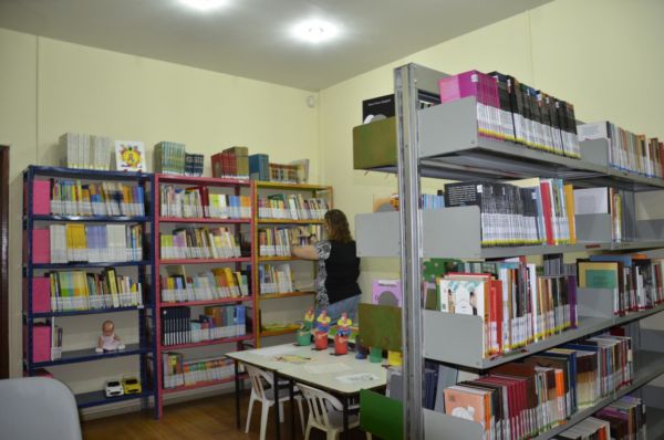 Participação: Por causa do programa, biblioteca só vai reabrir na próxima segunda-feira (Foto: Dorinha Lopes/PMPR)