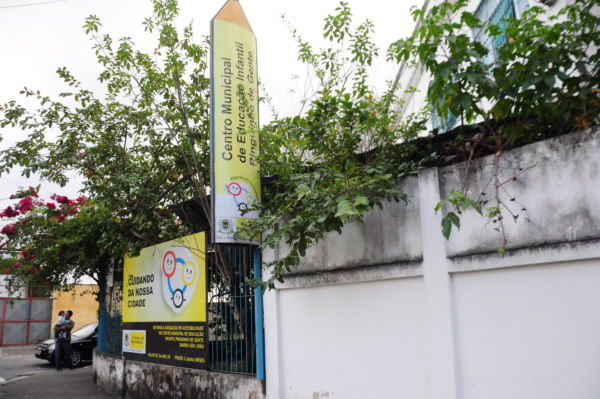 Educação: Pais reclamaram da falta de material no Centro Municipal de Educação Infantil Pinguinho de Gente (Foto: Franciele Bueno)